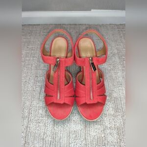 Michael Kors Women's Sandals Berkley Size 6,5M Coral Zip Up